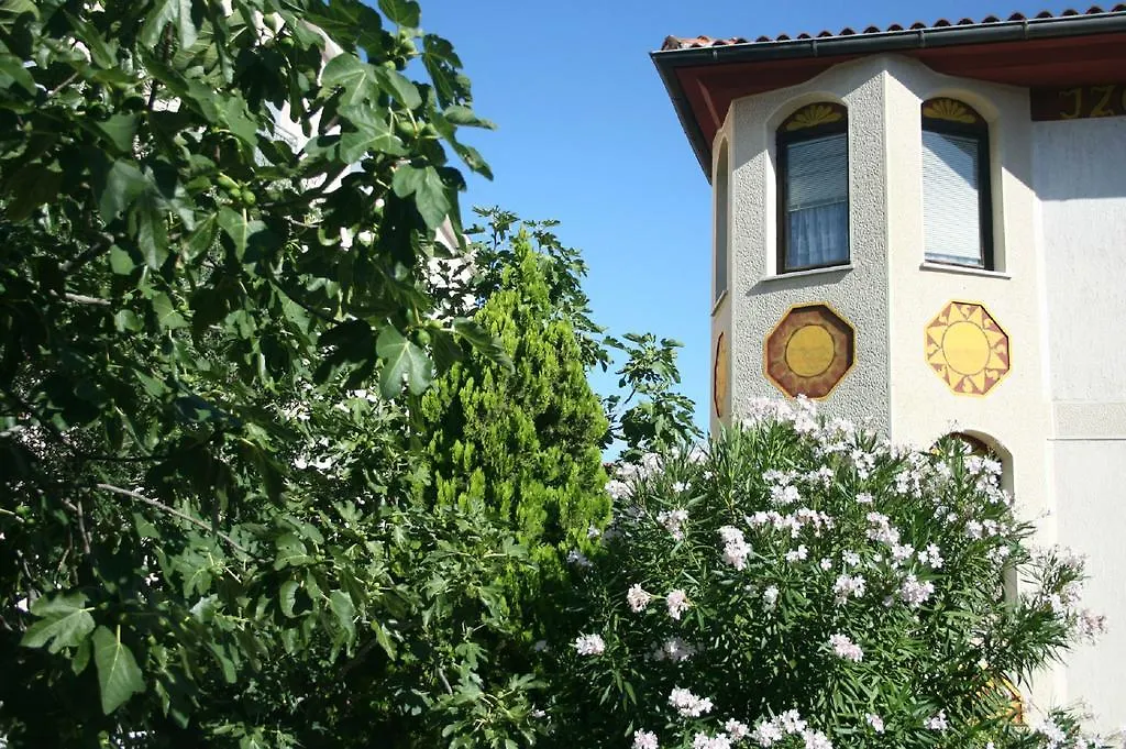 Apartments Nea