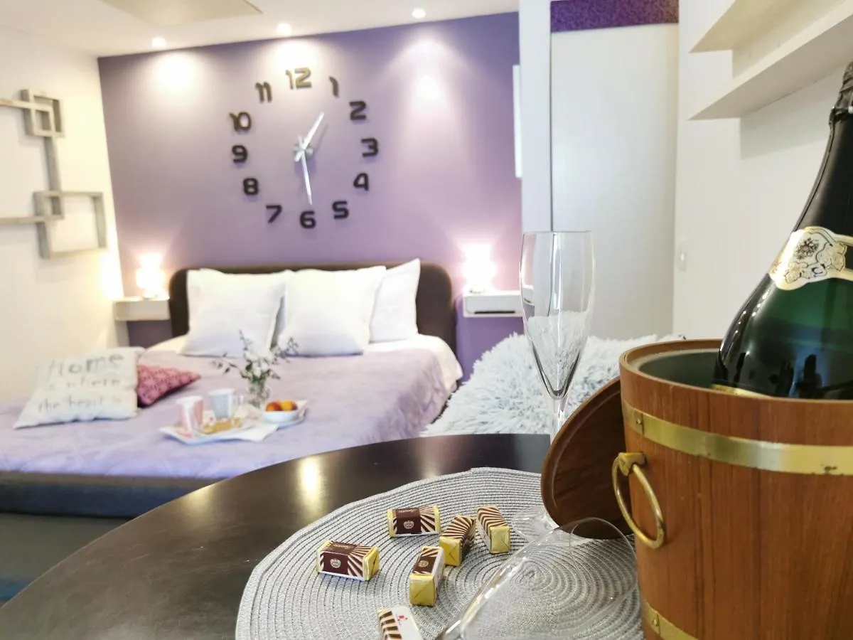 Apartments Nea Ρόβινι