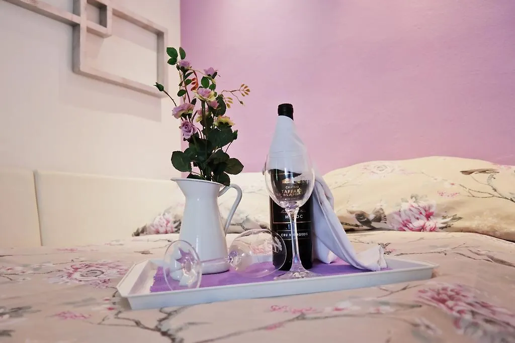 Apartments Nea Ρόβινι